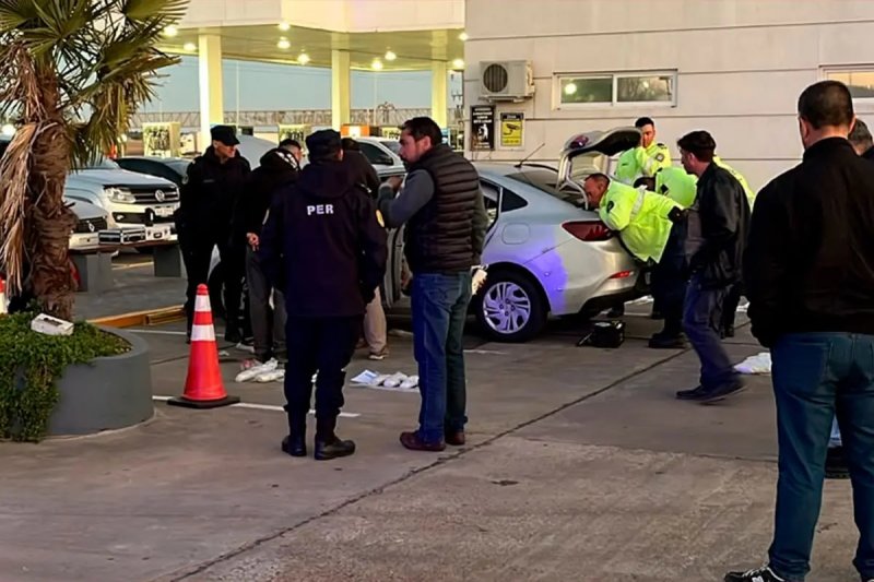 Secuestran casi 10 mil dosis de éxtasis y 40 kilos de cristal tras operativo en Autovía 14: hay seis detenidos