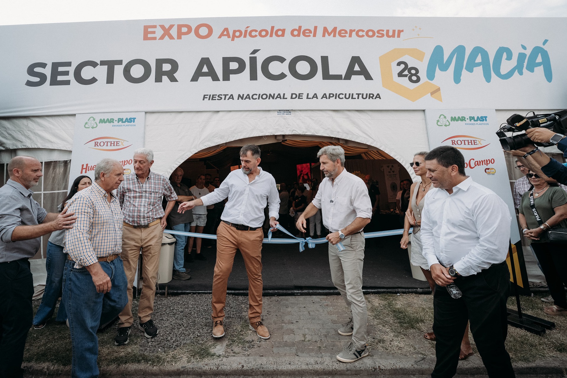 En Maciá, Frigerio señaló a la apicultura como expresión del potencial de crecimiento productivo de Entre Ríos
