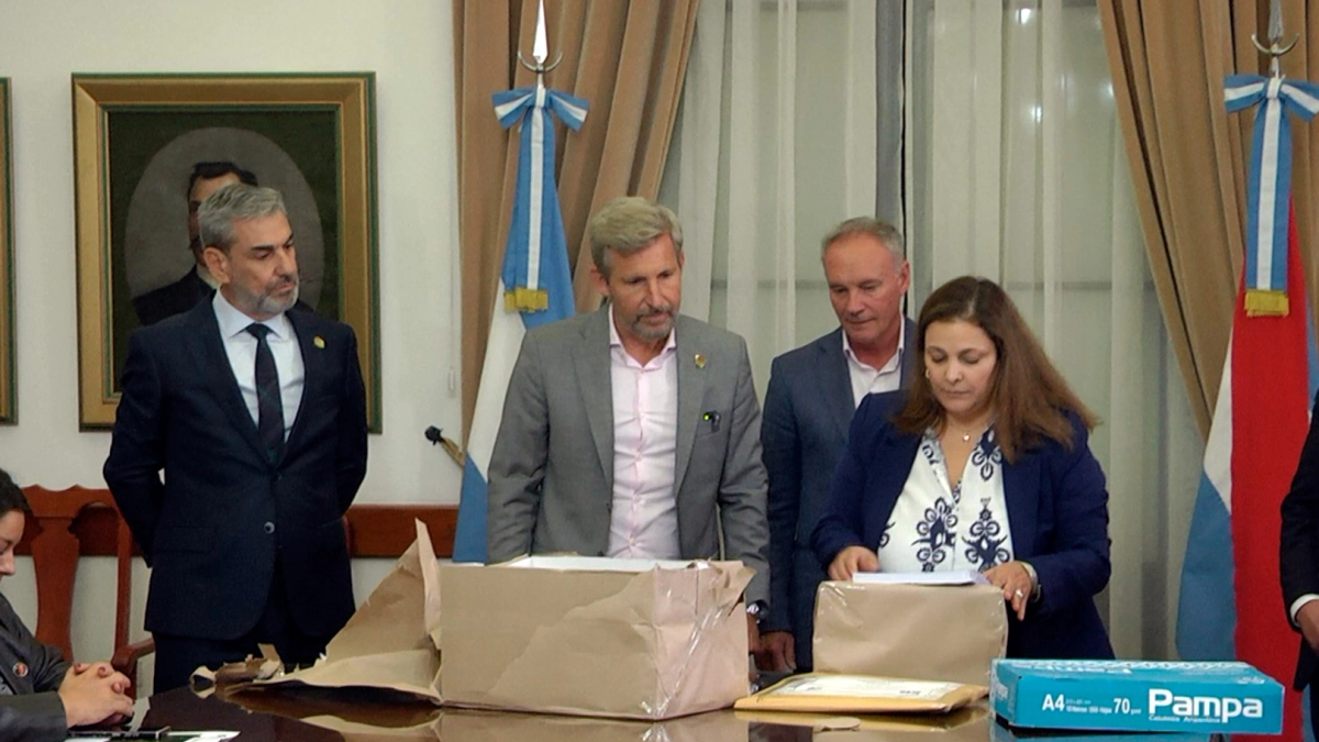 Licitaron el grupo 2 de bacheo de rutas en Entre Ríos y destacaron la inversión con fondos propios