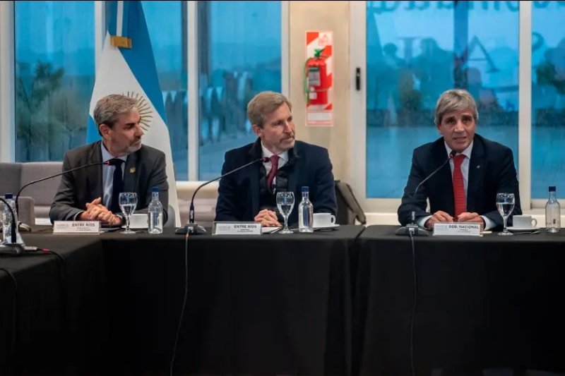 El gobernador Frigerio recibió al ministro Caputo: 