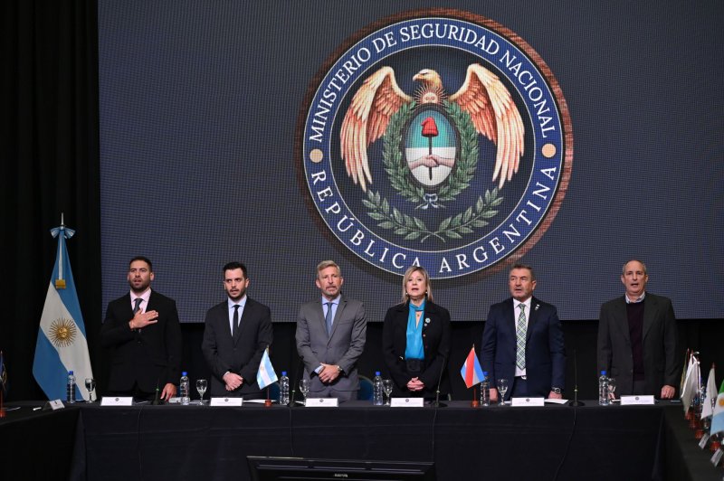 Frigerio encabezó la apertura del Consejo Federal de Seguridad Interior que sesionó en Entre Ríos