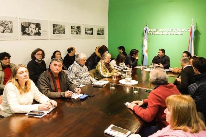 Paritaria docente: el Gobierno ofreció un aumento del 6% en dos tramos y los gremios la consideraron insuficiente
