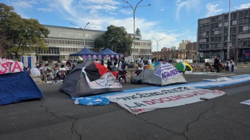 Agmer mantiene el acampe y convoca a movilizarse por la Ley Previsional