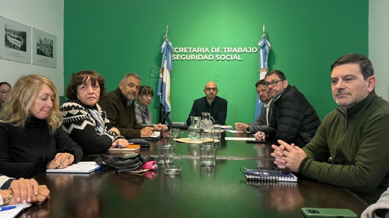 Paritaria estatal: el Gobierno pagará por decreto 3% en julio y los gremios rechazaron la propuesta