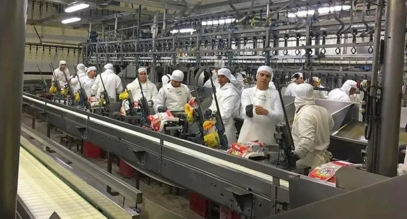 Trabajadores de Granja Tres Arroyos comenzaron a cobrar el subsidio provincial