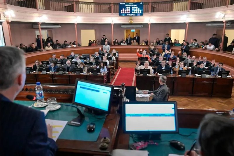 En medio de las fuertes protestas, Diputados sancionó la reforma previsional impulsada por el Gobierno