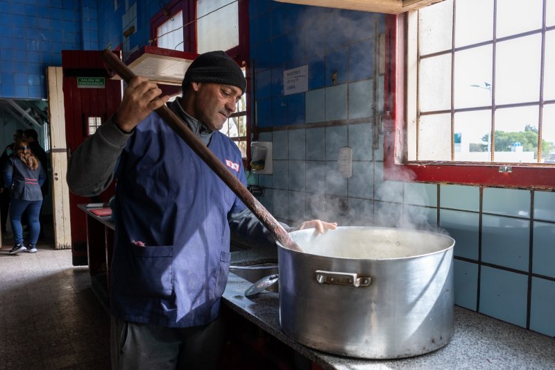 El gobierno apelará la cautelar por los desayunos y ratificó la continuidad del servicio en las escuelas