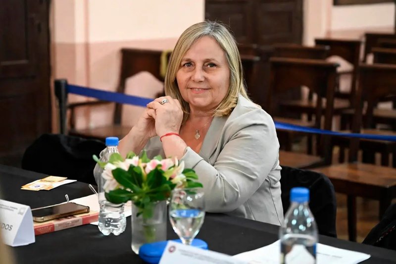 Pesar por el fallecimiento de la diputada provincial Julia Esther Calleros Arrecous