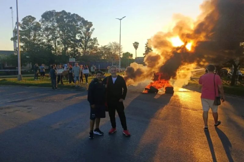Granja Tres Arroyos: trabajadores despedidos reclamaron indemnizaciones y cuatro quincenas adeudadas