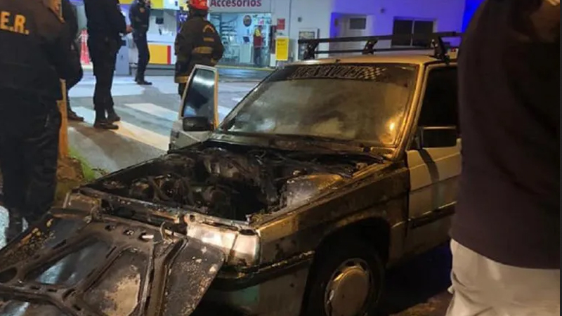 Un auto se incendió completamente en la Ruta 15: la gacetilla