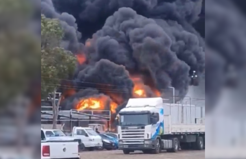 Impactante incendio en el comedor del polideportivo de Seguí: las pérdidas fueron totales