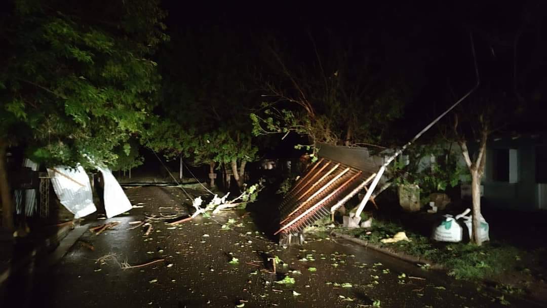 El temporal hizo estragos en Hernandarias: voló techos y causó severos daños